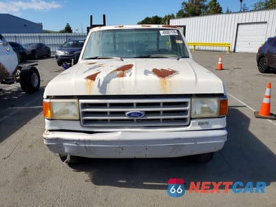 Piąte zdjęcie samochodu w środku: 1989 FORD F250 VIN:1FTEF25H1KPA99971 - miniatura