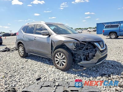 Czwarte zdjęcie samochodu z boku: 2017 NISSAN ROGUE SV VIN:KNMAT2MV3HP610488 - miniatura