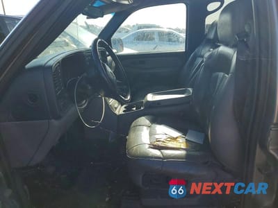 Zdjęcie 7 z 12 samochodu: 2002 CHEVROLET SUBURBAN K1500 VIN:1GNFK16T12J211370 - miniatura