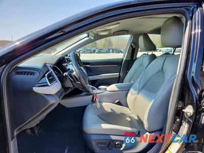 Zdjęcie 7 z 12 samochodu: 2018 TOYOTA CAMRY SE VIN:4T1B11HK1JU082151 - miniatura