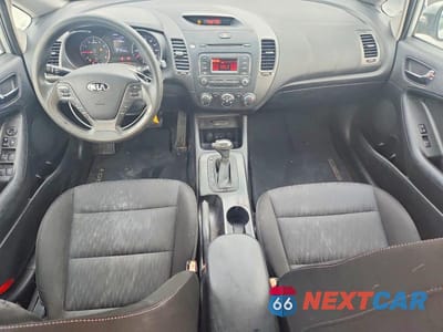 Zdjęcie 8 z 12 samochodu: 2014 KIA FORTE LX VIN:KNAFK4A65E5241087 - miniatura