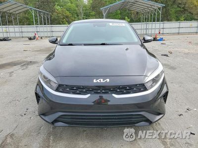 Piąte zdjęcie samochodu w środku: 2023 KIA FORTE LXS VIN:3KPF24AD6PE659036 - miniatura