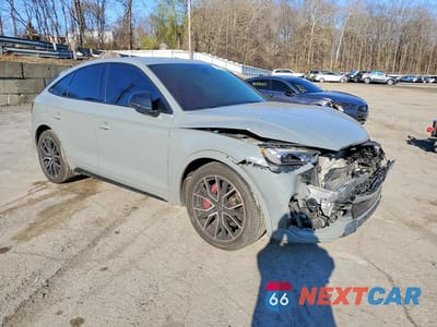 Czwarte zdjęcie samochodu z boku: 2022 AUDI SQ5 SPORTBACK PREMIUM PLUS VIN:WA124AFY0N2022750 - miniatura