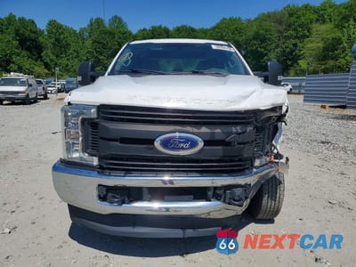 Piąte zdjęcie samochodu w środku: 2019 FORD F250 SUPER DUTY VIN:1FT7W2BT5KEG31476 - miniatura