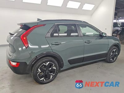 Trzecie zdjęcie samochodu z tyłu: 2023 KIA NIRO WIND VIN:KNDCR3L13P5036206 - miniatura