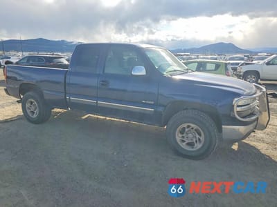 Czwarte zdjęcie samochodu z boku: 2000 CHEVROLET SILVERADO K1500 VIN:1GCEK19T5YE357031 - miniatura