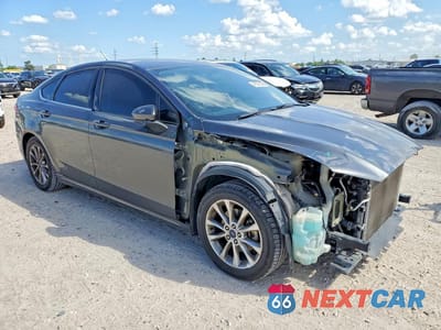 Czwarte zdjęcie samochodu z boku: 2017 FORD FUSION SE VIN:3FA6P0H78HR104826 - miniatura