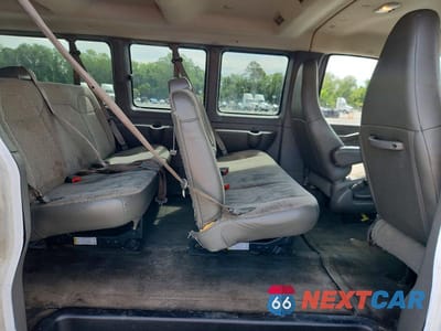 Zdjęcie 11 z 14 samochodu: 2018 CHEVROLET EXPRESS G3500 LT VIN:1GAZGPFG6J1260553 - miniatura