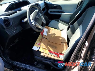 Zdjęcie 7 z 13 samochodu: 2012 TOYOTA PRIUS C ONE VIN:JTDKDTB38C1004186 - miniatura
