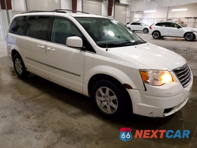 Czwarte zdjęcie samochodu z boku: 2010 CHRYSLER TOWN & COUNTRY TOURING VIN:2A4RR5D15AR478770 - miniatura