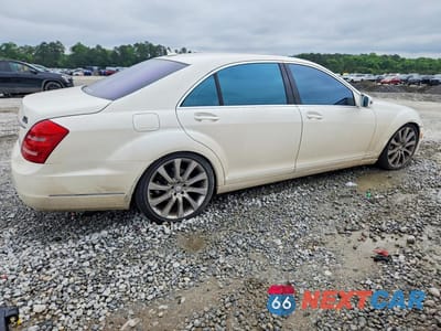Trzecie zdjęcie samochodu z tyłu: 2013 MERCEDES-BENZ S 550 VIN:WDDNG7DB7DA516044 - miniatura