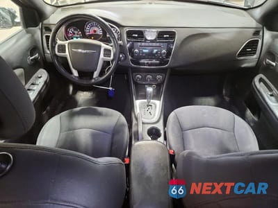 Zdjęcie 8 z 12 samochodu: 2011 CHRYSLER 200 TOURING VIN:1C3BC1FB9BN590109 - miniatura