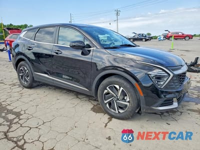 Czwarte zdjęcie samochodu z boku: 2025 KIA SPORTAGE LX VIN:KNDPU3DG7S7208060 - miniatura