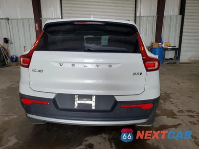 Zdjęcie 6 z 14 samochodu: 2023 VOLVO XC40 CORE VIN:YV4L12UV1P2910747 - miniatura