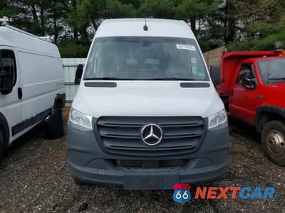 Piąte zdjęcie samochodu w środku: 2024 MERCEDES BENZ SPRINTER 2500 VIN:W1Z4KFHY7RP732615 - miniatura