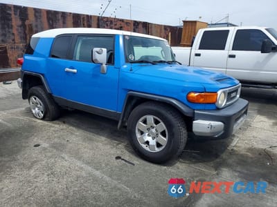Czwarte zdjęcie samochodu z boku: 2007 TOYOTA FJ CRUISER BASE VIN:JTEZU11FX70002896 - miniatura