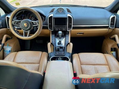 Zdjęcie 9 z 10 samochodu: 2016 PORSCHE CAYENNE VIN:WP1AA2A28GKA36464 - miniatura