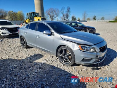 Czwarte zdjęcie samochodu z boku: 2014 VOLVO S60 T6 VIN:YV1902FH3E2293298 - miniatura
