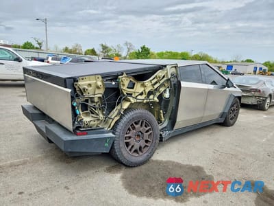 Trzecie zdjęcie samochodu z tyłu: 2024 TESLA CYBERTRUCK VIN:7G2CEHED7RA012292 - miniatura