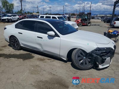 Czwarte zdjęcie samochodu z boku: 2024 BMW I7 EDRIVE50 VIN:WBY43EJ05RCS34374 - miniatura