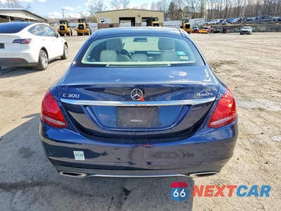 Zdjęcie 6 z 11 samochodu: 2015 MERCEDES-BENZ C 300 4MATIC VIN:55SWF4KB4FU050925 - miniatura