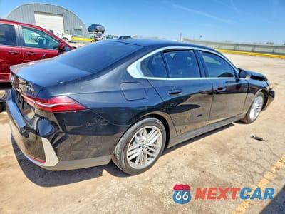 Trzecie zdjęcie samochodu z tyłu: 2025 BMW 530 XI VIN:WBA53FJ05SCT20511 - miniatura