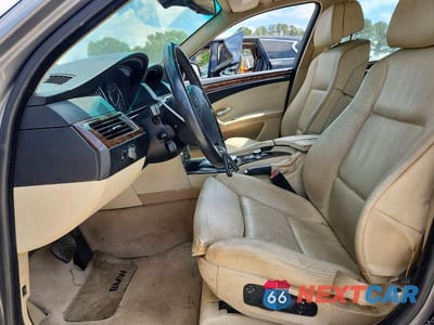 Zdjęcie 9 z 14 samochodu: 2010 BMW 528 I VIN:WBANU5C51AC363709 - miniatura