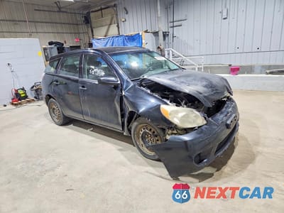 Czwarte zdjęcie samochodu z boku: 2005 TOYOTA MATRIX BASE VIN:2T1LR32E95C444942 - miniatura