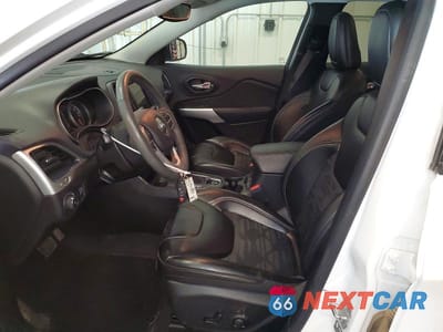 Zdjęcie 7 z 13 samochodu: 2022 JEEP CHEROKEE VIN:1C4PJMCX3ND544049 - miniatura