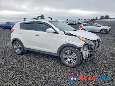 Czwarte zdjęcie samochodu z boku: 2015 KIA SPORTAGE EX VIN:KNDPCCAC0F7785491 - miniatura