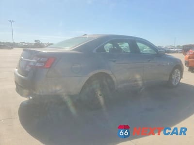 Trzecie zdjęcie samochodu z tyłu: 2013 FORD TAURUS SEL VIN:1FAHP2H81DG123748 - miniatura