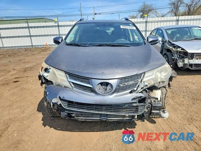 Piąte zdjęcie samochodu w środku: 2015 TOYOTA RAV4 XLE VIN:JTMRFREV8FD133315 - miniatura