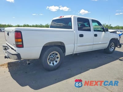 Trzecie zdjęcie samochodu z tyłu: 2005 GMC NEW SIERRA C1500 VIN:2GTEC13T251193725 - miniatura