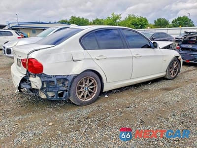 Trzecie zdjęcie samochodu z tyłu: 2010 BMW 328 I SULEV VIN:WBAPH5G51ANM36671 - miniatura