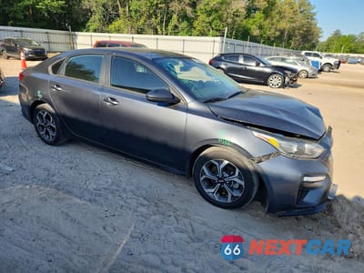 Czwarte zdjęcie samochodu z boku: 2021 KIA FORTE LXS VIN:3KPF24AD0ME263759 - miniatura