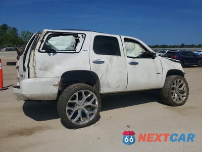 Trzecie zdjęcie samochodu z tyłu: 2010 GMC YUKON SLT VIN:1GKUCCE06AR184512 - miniatura