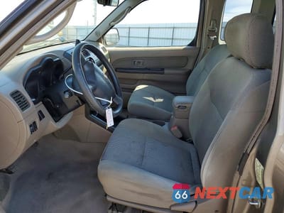 Zdjęcie 7 z 13 samochodu: 2004 NISSAN FRONTIER KING CAB XE VIN:1N6DD26T44C453736 - miniatura
