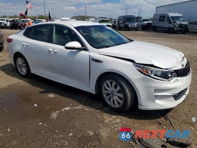 Czwarte zdjęcie samochodu z boku: 2018 KIA OPTIMA LX VIN:5XXGT4L39JG253577 - miniatura