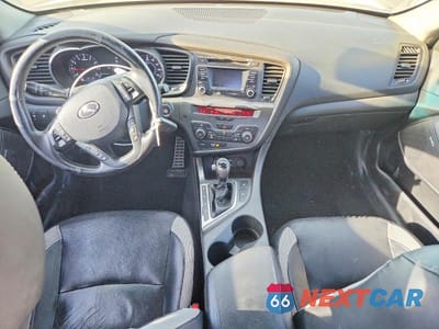 Zdjęcie 8 z 12 samochodu: 2013 KIA OPTIMA SX VIN:5XXGR4A60DG107231 - miniatura