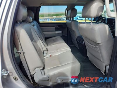 Zdjęcie 11 z 14 samochodu: 2018 TOYOTA SEQUOIA SR5 VIN:5TDBY5G11JS158407 - miniatura