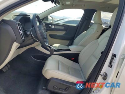 Zdjęcie 7 z 13 samochodu: 2024 VOLVO XC40 PLUS VIN:YV4L12UL7R2362268 - miniatura