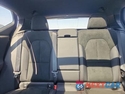 Zdjęcie 10 z 12 samochodu: 2021 VOLVO XC40 T5 R-DESIGN VIN:YV4162UM9M2563034 - miniatura