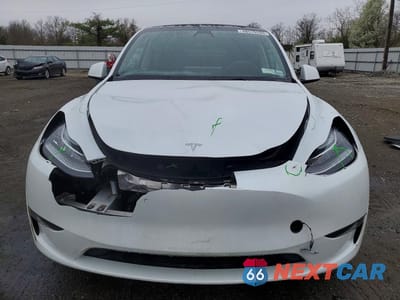 Piąte zdjęcie samochodu w środku: 2023 TESLA MODEL Y VIN:7SAYGDEE9PA061482 - miniatura