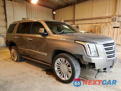 Czwarte zdjęcie samochodu z boku: 2019 CADILLAC ESCALADE PLATINUM VIN:1GYS3DKJ7KR173584 - miniatura