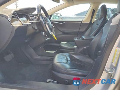 Zdjęcie 7 z 12 samochodu: 2013 TESLA MODEL S VIN:5YJSA1CN7DFP05789 - miniatura