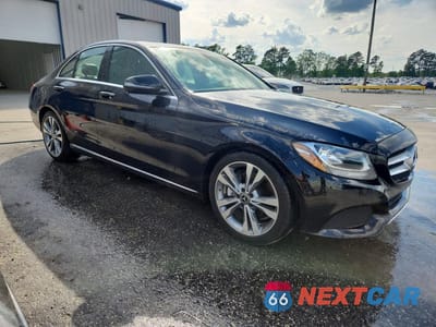 Czwarte zdjęcie samochodu z boku: 2018 MERCEDES-BENZ C 300 VIN:55SWF4JB3JU250589 - miniatura