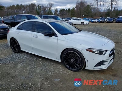 Czwarte zdjęcie samochodu z boku: 2019 MERCEDES-BENZ A 220 VIN:WDD3G4EB9KW021915 - miniatura