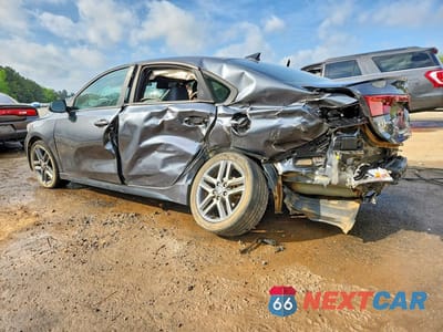 Drugie zdjęcie samochodu z przodu: 2021 KIA FORTE GT-LINE VIN:3KPF34AD7ME357683 - miniatura
