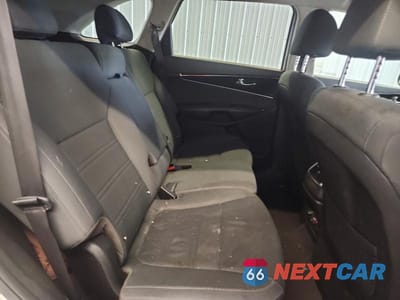 Zdjęcie 11 z 13 samochodu: 2019 KIA SORENTO LX V6 VIN:5XYPG4A59KG512266 - miniatura