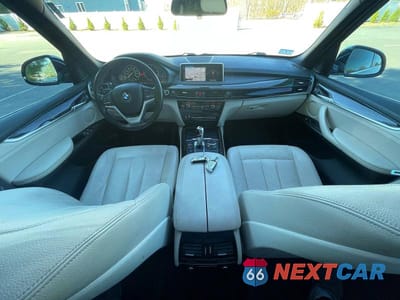 Zdjęcie 9 z 14 samochodu: 2017 BMW X5 XDRIVE35I VIN:5UXKR0C57H0V66589 - miniatura